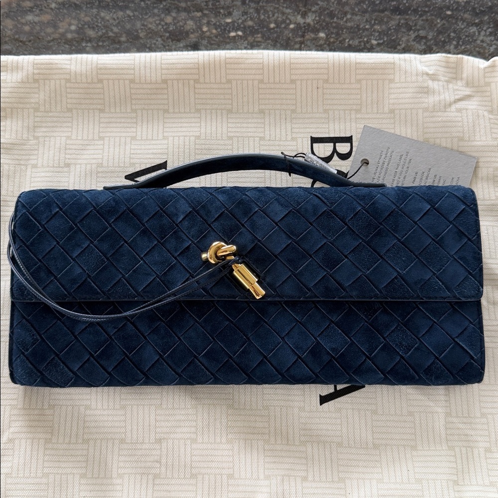 Bottega Veneta Andiamo Clutch